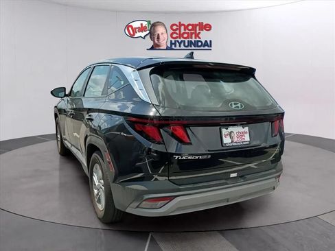 Used 2026 Hyundai Tucson SE FWD image 2