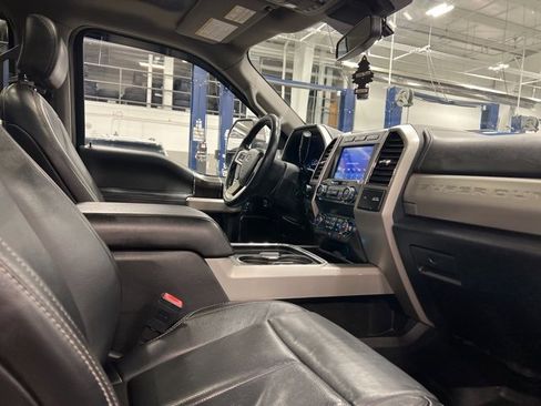 Used 2020 Ford F250 Lariat w/ Tremor Off-Road Package image 36