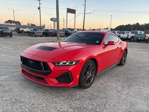 Used 2024 Ford Mustang GT Premium image 4