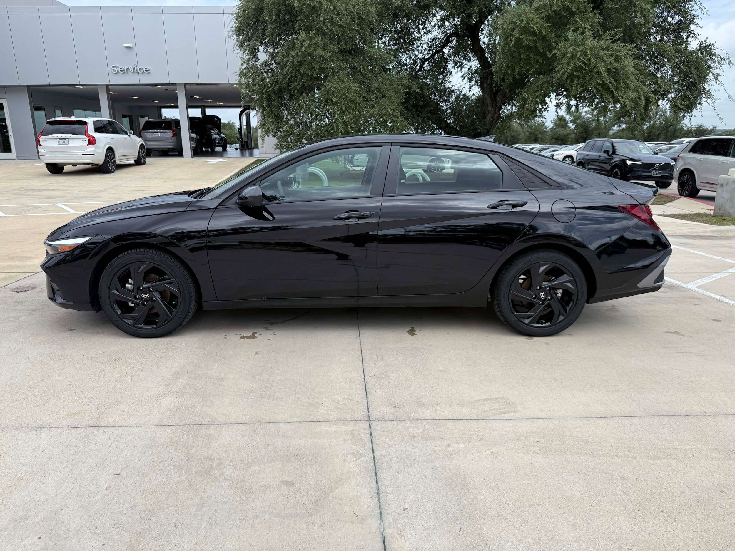 Used 2026 Hyundai Elantra Sport FWD image 3