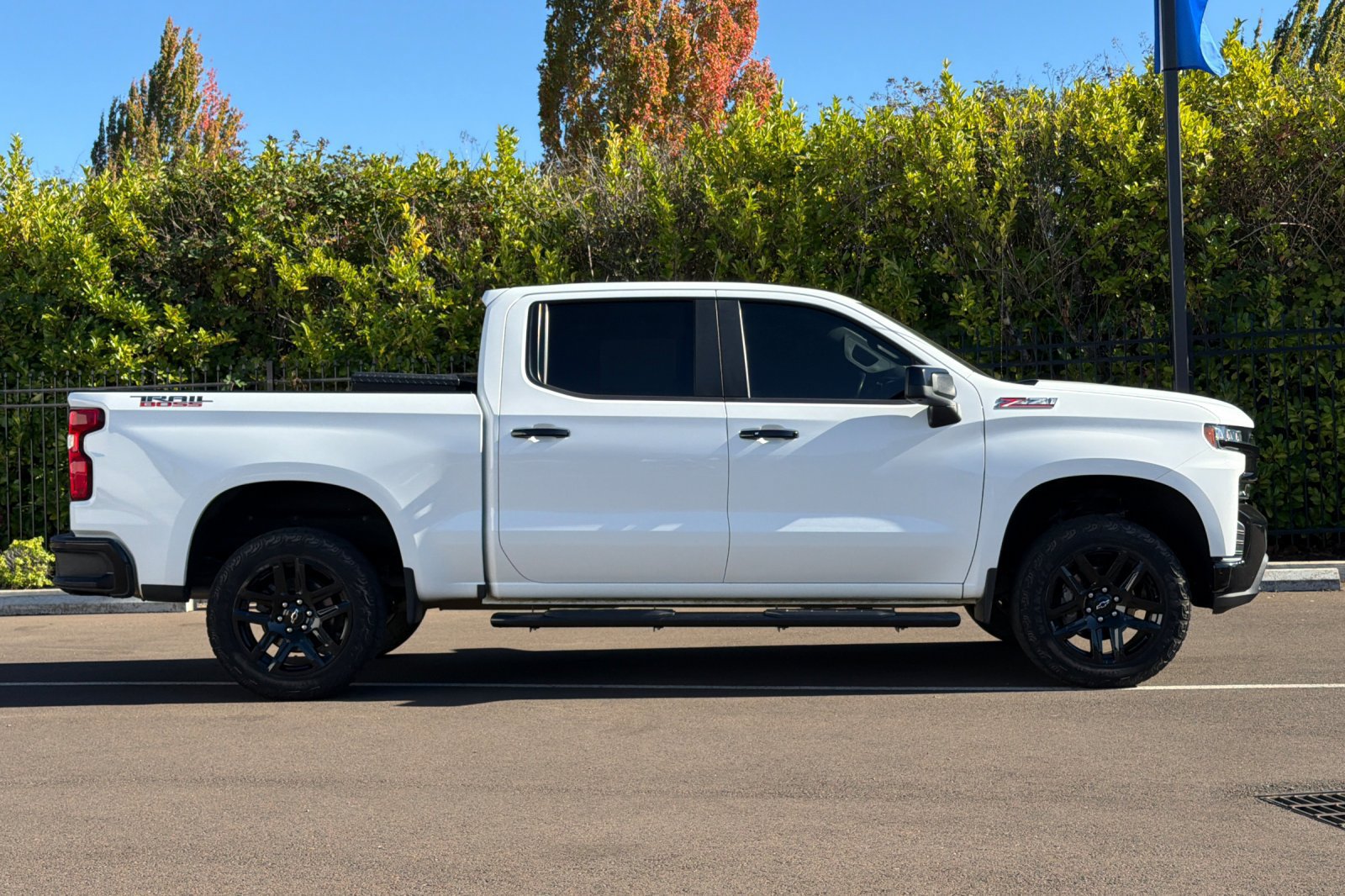 Used 2021 Chevrolet Silverado 1500 LT Trail Boss w/ Bed Protection Package AWD/4WD image 3