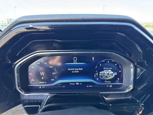 Used 2024 Chevrolet Silverado 2500 LTZ w/ LTZ Convenience Package AWD/4WD image 15