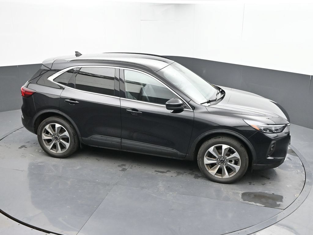 Used 2025 Ford Escape Platinum AWD/4WD image 14