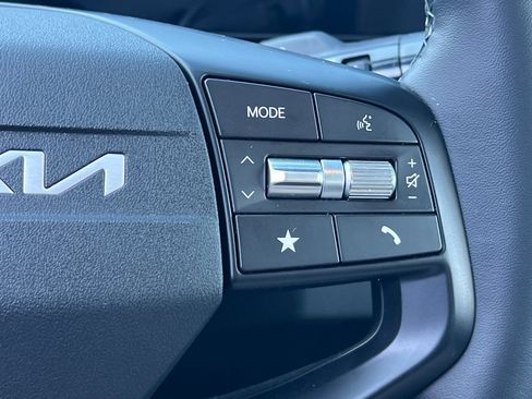 Used 2025 Kia K4 EX image 25