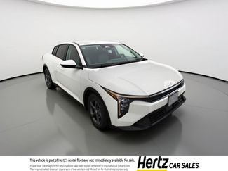 Used 2025 Kia K4 LXS video 1