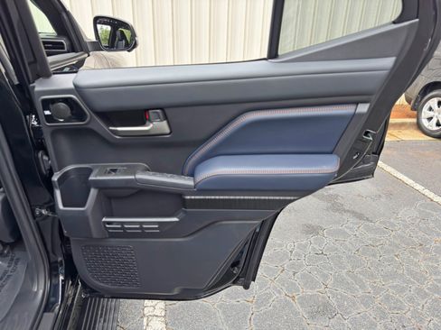 Used 2025 Toyota 4Runner Platinum AWD/4WD image 50