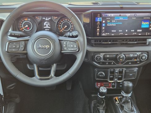 Used 2025 Jeep Wrangler Unlimited Sport AWD/4WD image 24