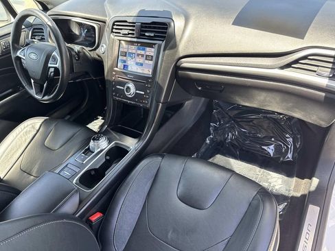 Used 2019 Ford Fusion Energi Titanium FWD image 30