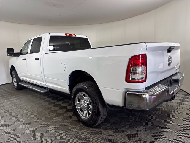 Used 2024 RAM 3500 Tradesman w/ Chrome Appearance Group AWD/4WD image 6