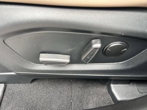 Used 2023 Ford Explorer Limited w/ Limited Technology Package image 24