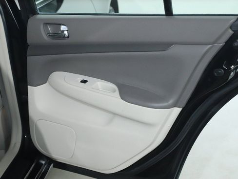 Used 2011 INFINITI G37 X w/ Premium Pkg image 28