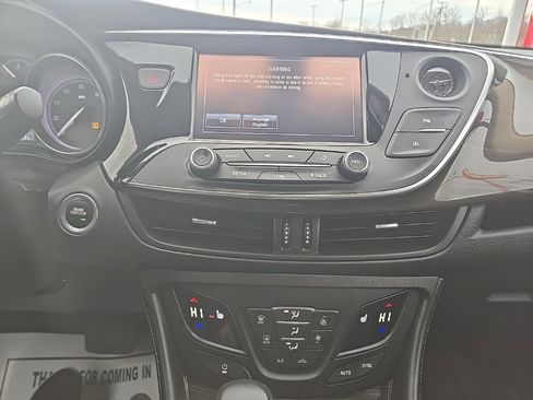 Used 2019 Buick Envision Essence image 18