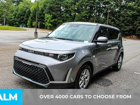 Used 2025 Kia Soul LX w/ LX Technology Package FWD image 2