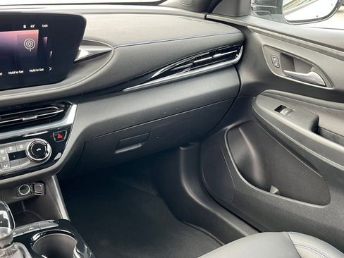 Used 2025 Buick Envista Sport Touring image 34