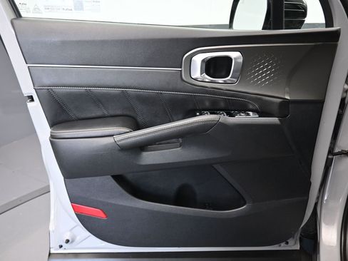 Used 2022 Kia Sorento SX image 9