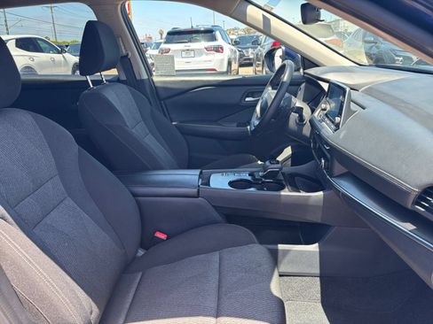 Used 2025 Nissan Rogue SV FWD image 38