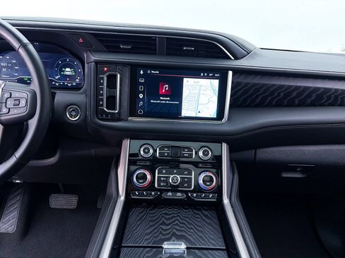 Used 2024 GMC Yukon Denali w/ Max Trailering Package AWD/4WD image 11