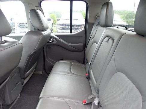 Used 2012 Nissan Frontier SL w/ Moonroof Pkg AWD/4WD image 12