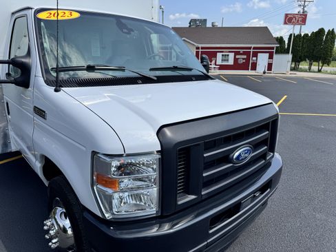 Used 2023 Ford E-350 and Econoline 350 Super Duty w/ Driver's Safety Package RWD image 28