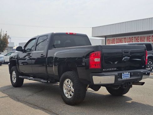 Used 2012 Chevrolet Silverado 2500 LTZ w/ LTZ Plus Package AWD/4WD image 3