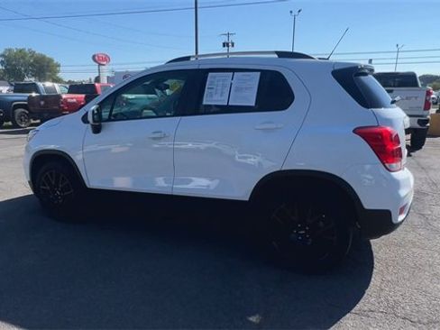 Used 2022 Chevrolet Trax LT w/ Sport Edition image 6
