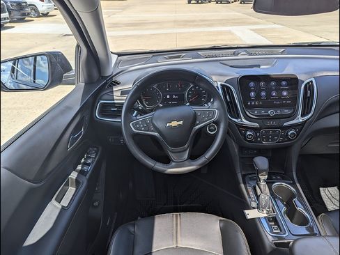 Used 2022 Chevrolet Equinox Premier AWD/4WD image 3