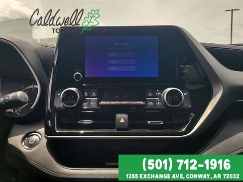 Used 2023 Toyota Highlander XLE FWD image 18