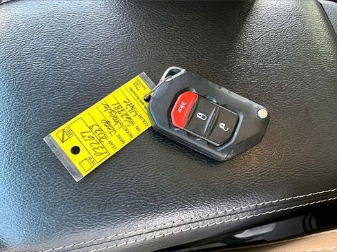 Used 2023 Jeep Wrangler Unlimited Sahara image 35