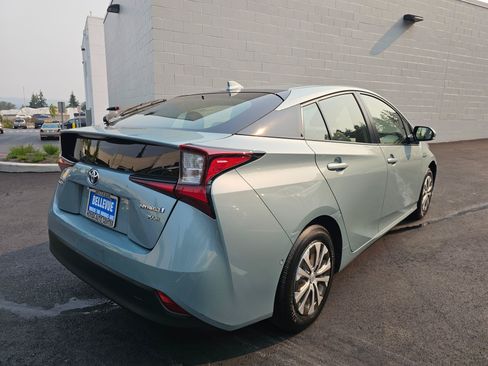 Used 2019 Toyota Prius XLE AWD/4WD image 7