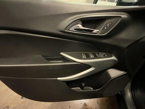 New 2026 Chevrolet Trax LS w/ LS Convenience Package FWD image 15