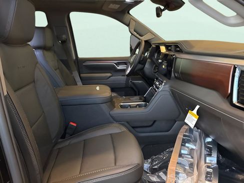 New 2026 GMC Sierra 3500 Denali w/ Technology Package image 4