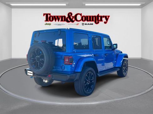 Certified 2023 Jeep Wrangler Unlimited Sahara w/ Cold Weather Group AWD/4WD image 5