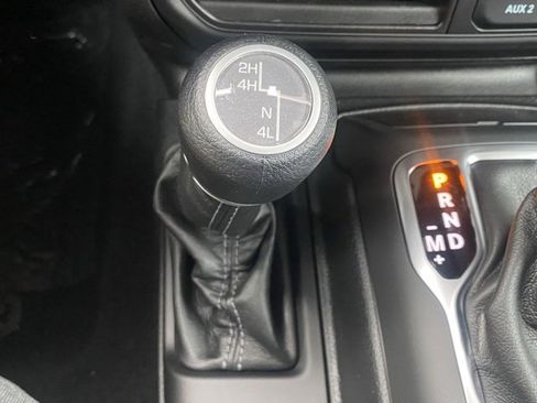 New 2025 Jeep Gladiator Sport image 25