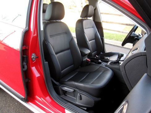 Used 2017 Volkswagen Golf Alltrack SEL image 22