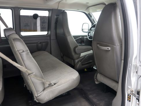 Used 2020 Chevrolet Express 3500 LT w/ LT Preferred Equipment Group RWD image 15