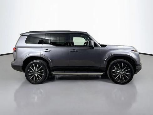 Used 2025 Lexus GX 550 w/ Accessory Package (Z1) AWD/4WD image 4
