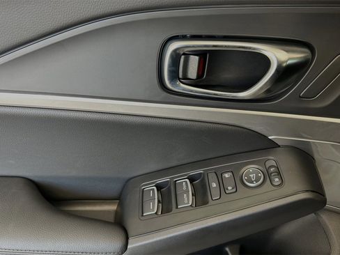 New 2025 Acura Integra image 8