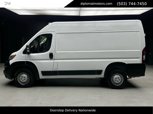 Used 2025 RAM ProMaster 2500 w/ Convenience Group image 3