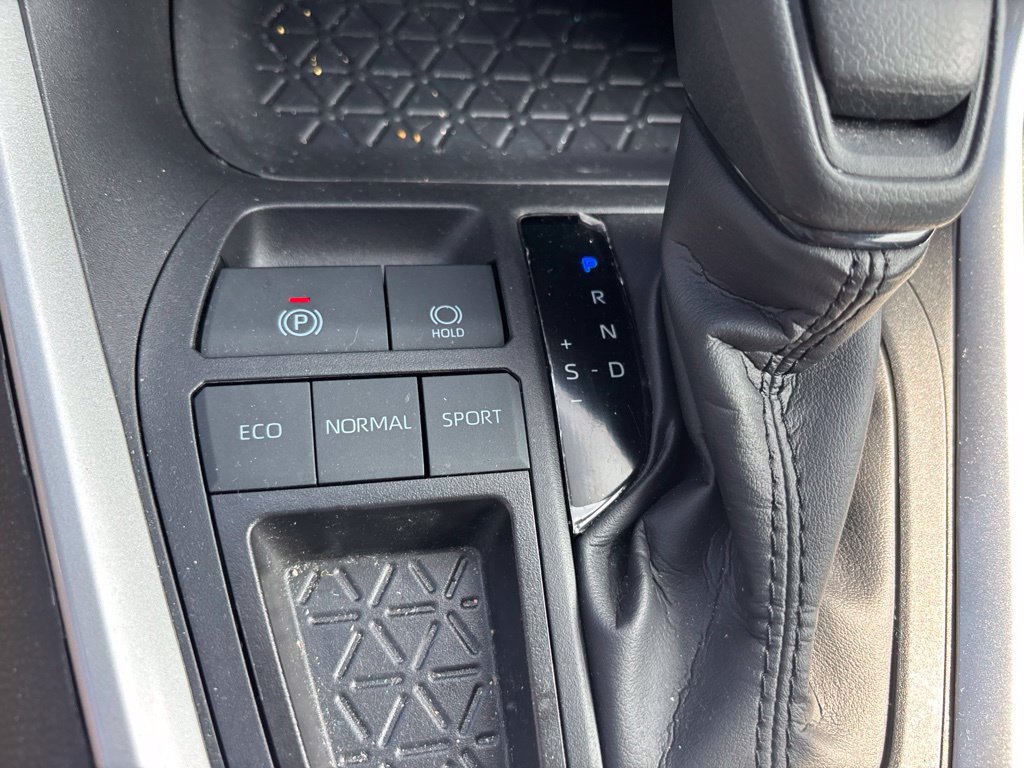Used 2025 Toyota RAV4 LE FWD image 25