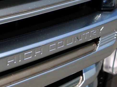 Used 2021 Chevrolet Suburban High Country w/ Premium Package image 55