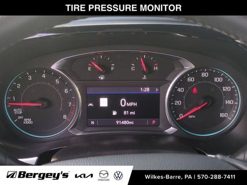 Used 2022 Chevrolet Traverse LT w/ LT Premium Package AWD/4WD image 17