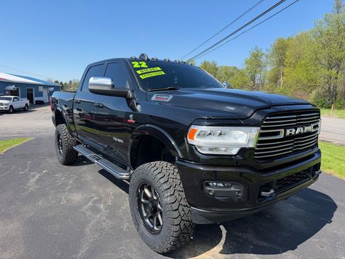 Used 2022 RAM 2500 Laramie AWD/4WD image 3