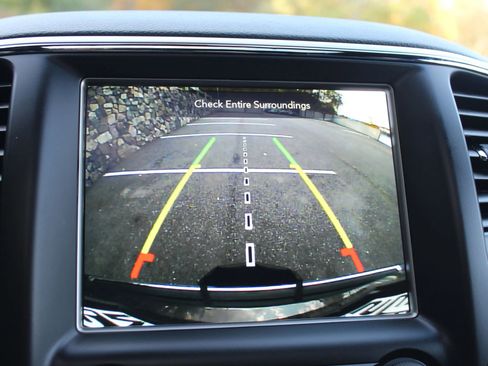 Used 2018 Jeep Grand Cherokee Limited image 34