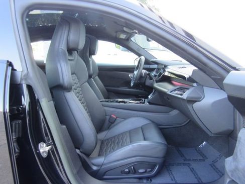 Used 2023 Audi e-tron GT Premium Plus w/ Performance Package image 22