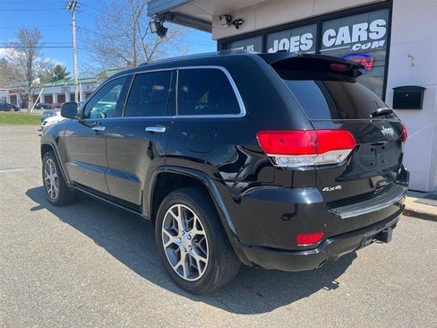 Used 2021 Jeep Grand Cherokee Overland image 2