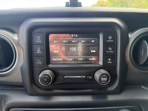 Used 2018 Jeep Wrangler Unlimited Sport S AWD/4WD image 22
