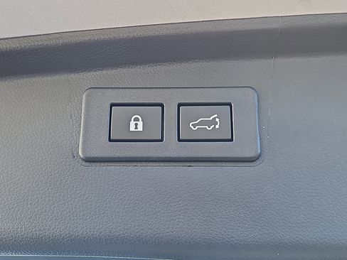 Certified 2025 Subaru Outback Premium image 12