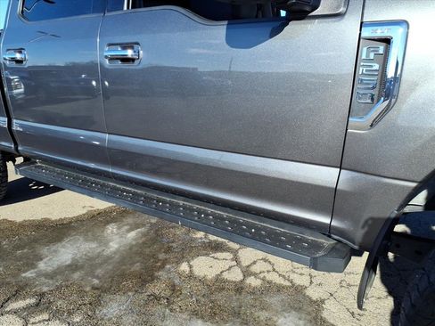 Used 2019 Ford F250 XLT w/ XLT Premium Package image 6