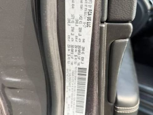 Used 2017 Jeep Grand Cherokee Limited AWD/4WD image 28