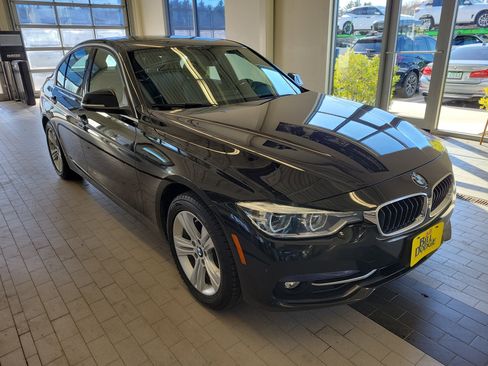 Used 2018 BMW 330i xDrive Sedan image 3